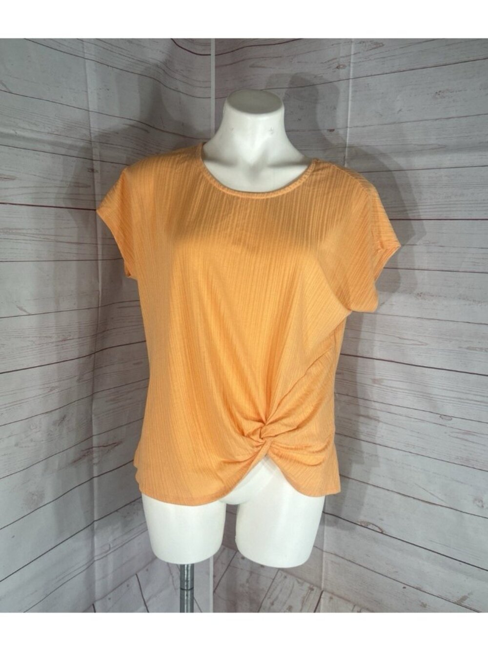 New York Laundry Women’s Orange Twist Size Medium Short Sleeve Shirt Round Neck